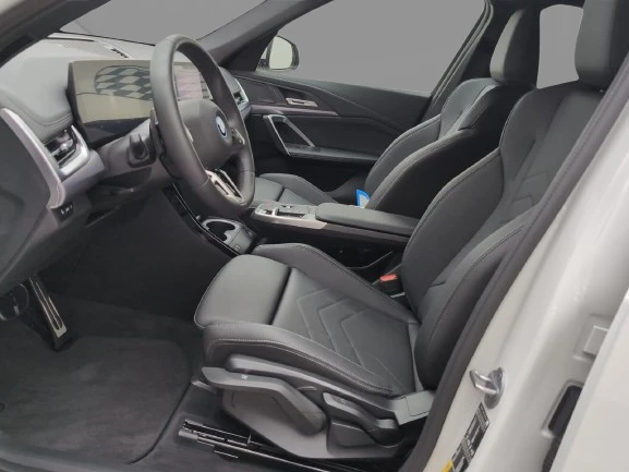 BMW iX1 eDrive20 = M-Sport =  | Mobile.bg   5