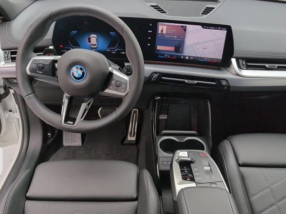 BMW iX1 eDrive20 = M-Sport =  | Mobile.bg   7