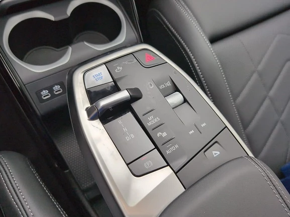 BMW iX1 eDrive20 = M-Sport =  | Mobile.bg   8