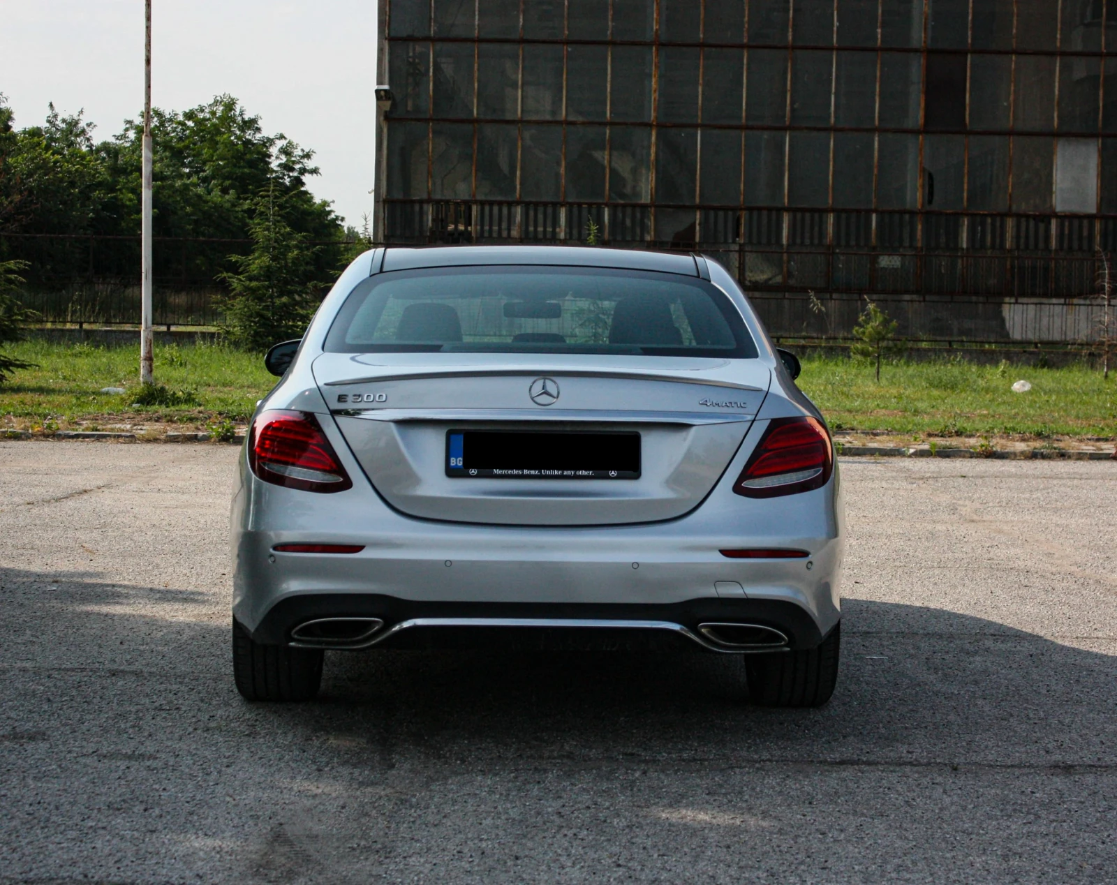 Mercedes-Benz E 300 4 MATIC AMG Line - изображение 5