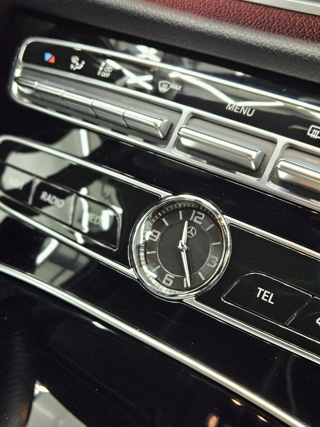 Mercedes-Benz E 300 4 MATIC AMG Line - изображение 10