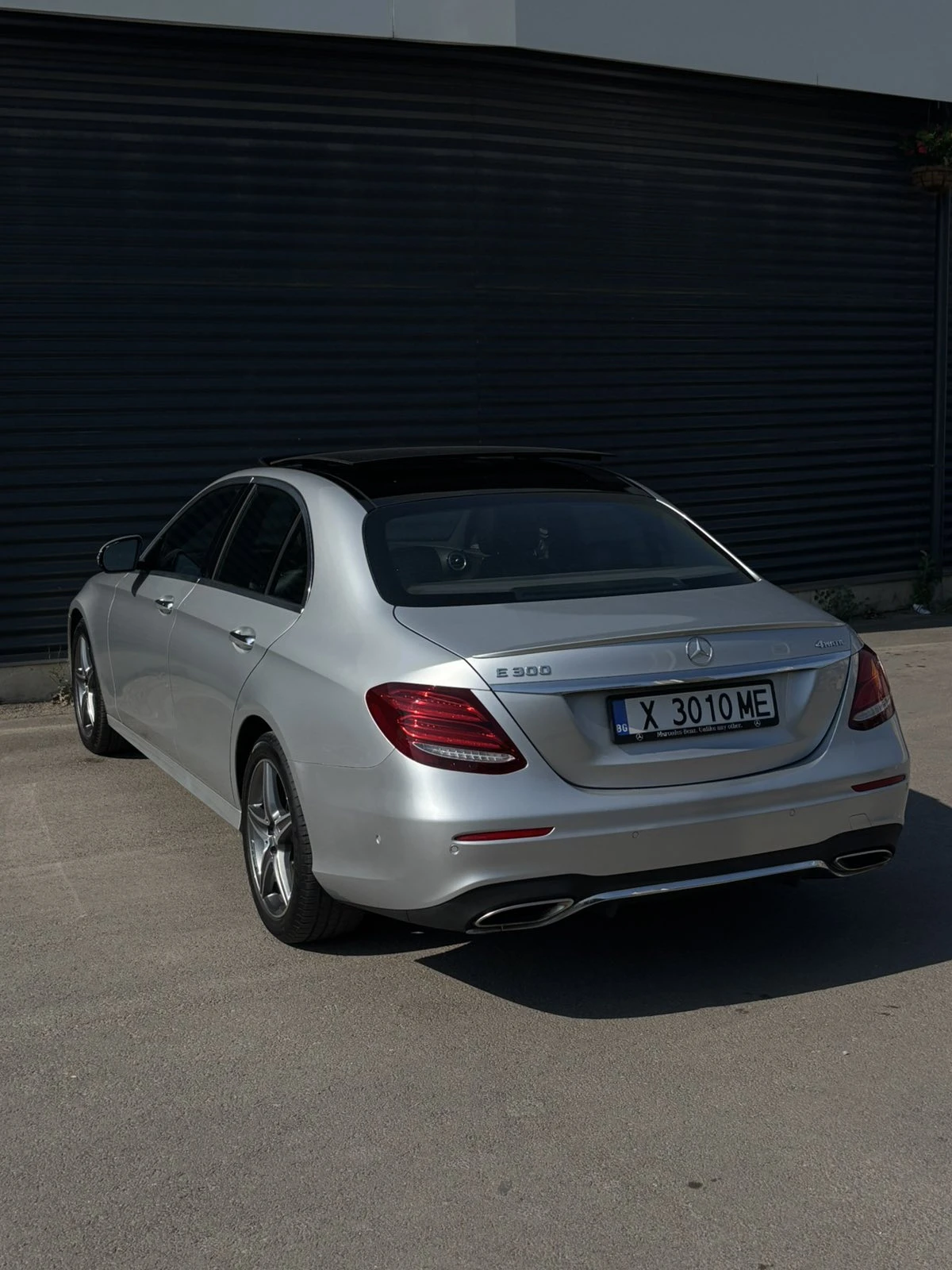 Mercedes-Benz E 300 4 MATIC AMG-LINE / PANORAMA / BURMESTER - изображение 4