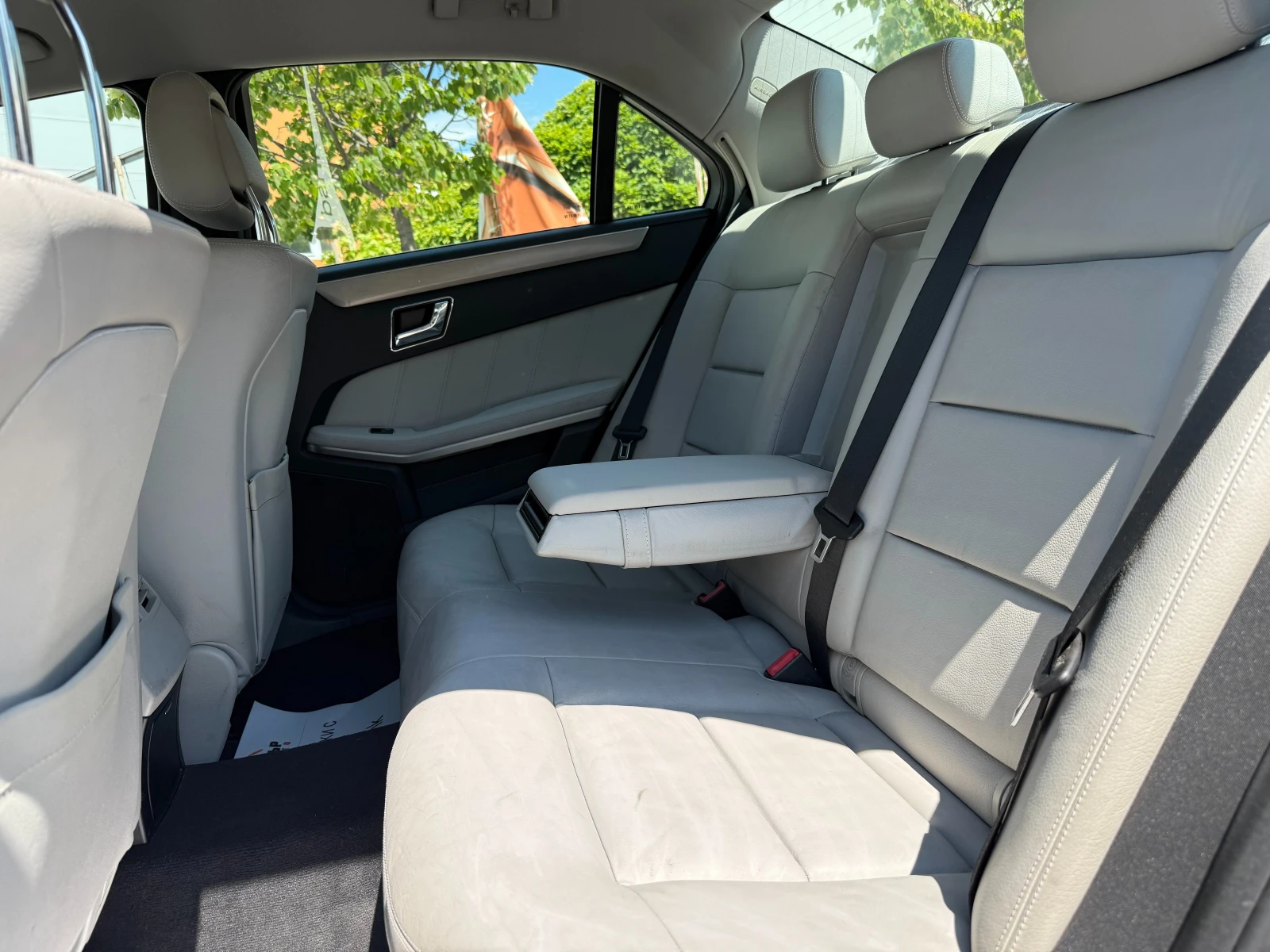 Mercedes-Benz E 350 3.0d 231 к.с./ Реални км  - изображение 9