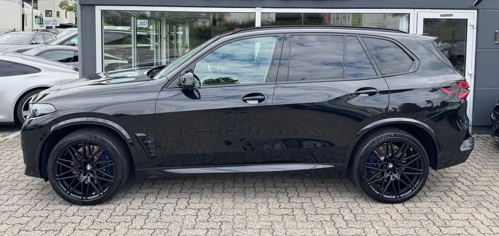 BMW X5M COMPETITION* 360CAM* KEYLESS* HEAD-UP* SKY-LOUNGE* - изображение 3