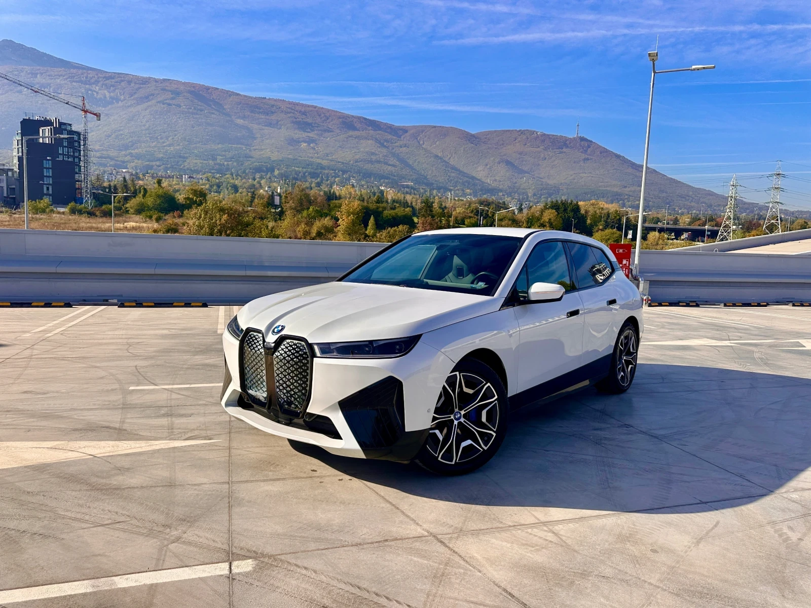 BMW iX BMW iX xDrive40 Laserlight Harman Kardon Driving A