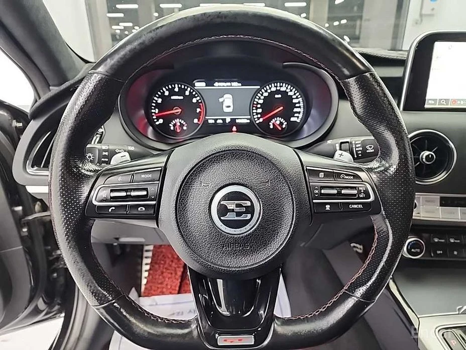 Kia Stinger 3.3 Turbo GT AWD* HARMAN KARDON* HEAD-UP* 360 CAM*, снимка 6 - Автомобили и джипове - 53988350