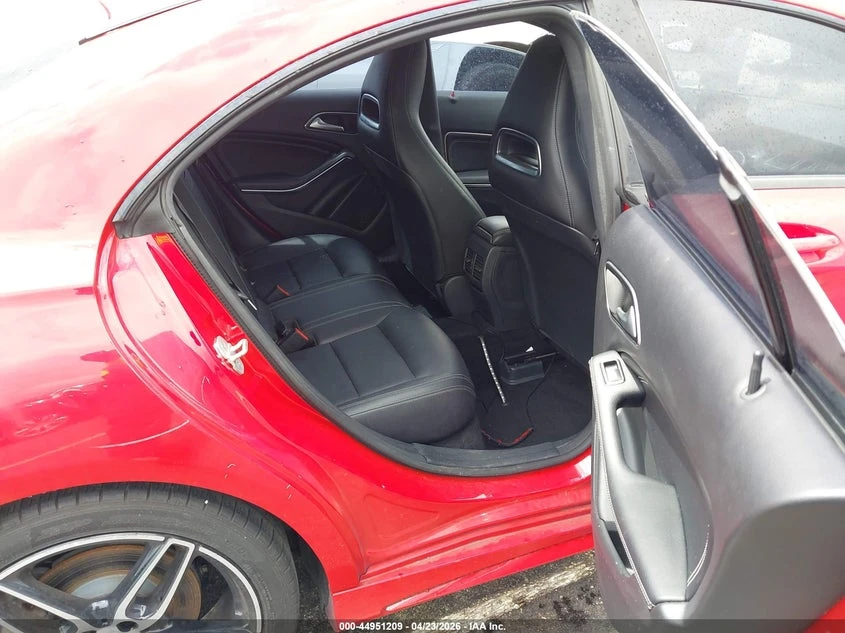 Mercedes-Benz CLA 250, снимка 4 - Автомобили и джипове - 54514754
