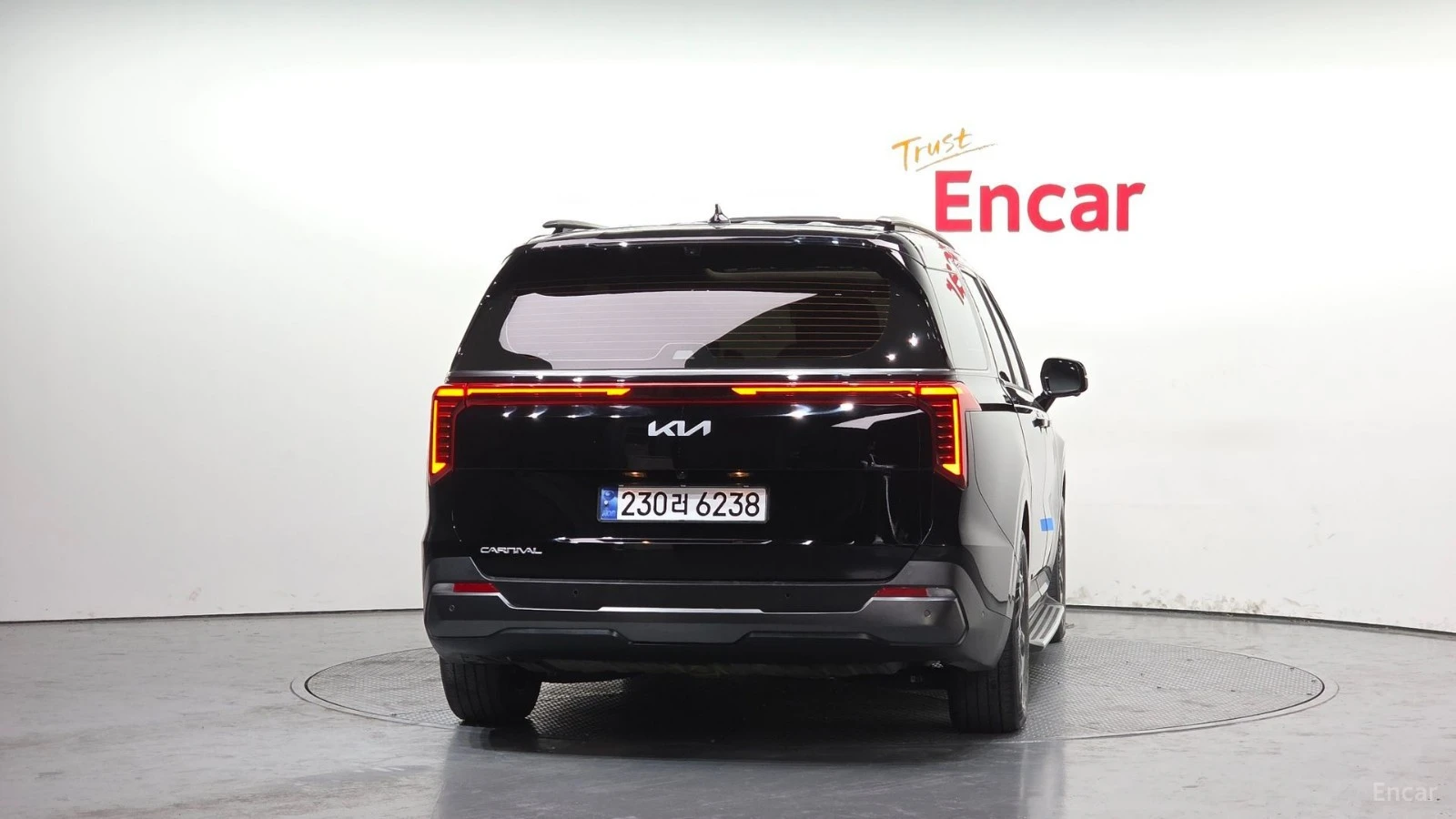 Kia Carnival Gravity* ОБДУХВАНЕ* МАСАЖИ* 360* КАМЕРА* ДИСТРОНИК, снимка 4 - Автомобили и джипове - 55588320