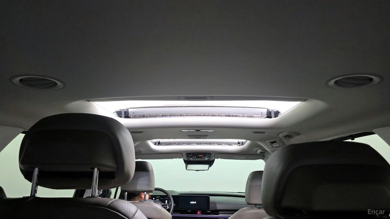 Kia Carnival Gravity* ОБДУХВАНЕ* МАСАЖИ* 360* КАМЕРА* ДИСТРОНИК, снимка 15 - Автомобили и джипове - 55588320