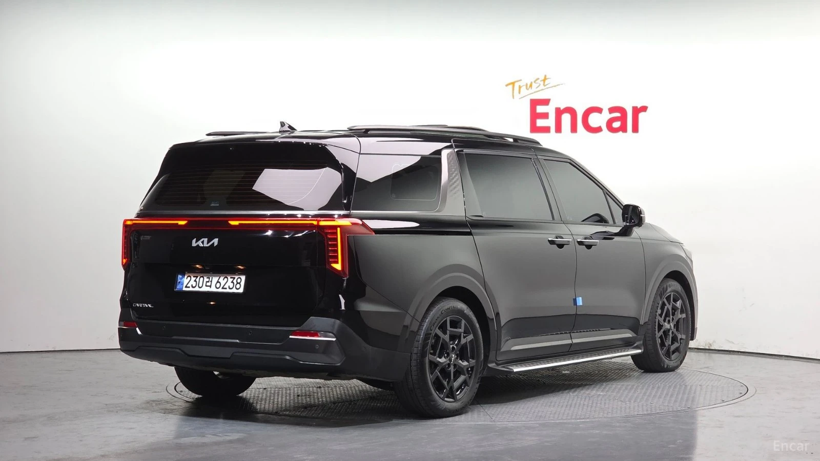 Kia Carnival Gravity* ОБДУХВАНЕ* МАСАЖИ* 360* КАМЕРА* ДИСТРОНИК, снимка 2 - Автомобили и джипове - 55588320