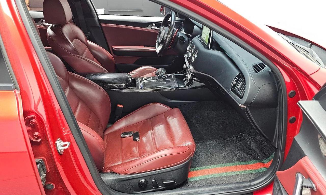 Kia Stinger 3.3* TURBO* GT* ОБДУХВАНЕ* ДИСТРОНИК* ХЕДЪП* 360КА, снимка 15 - Автомобили и джипове - 56126388