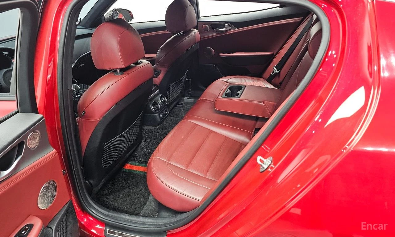 Kia Stinger 3.3* TURBO* GT* ОБДУХВАНЕ* ДИСТРОНИК* ХЕДЪП* 360КА, снимка 16 - Автомобили и джипове - 56126388