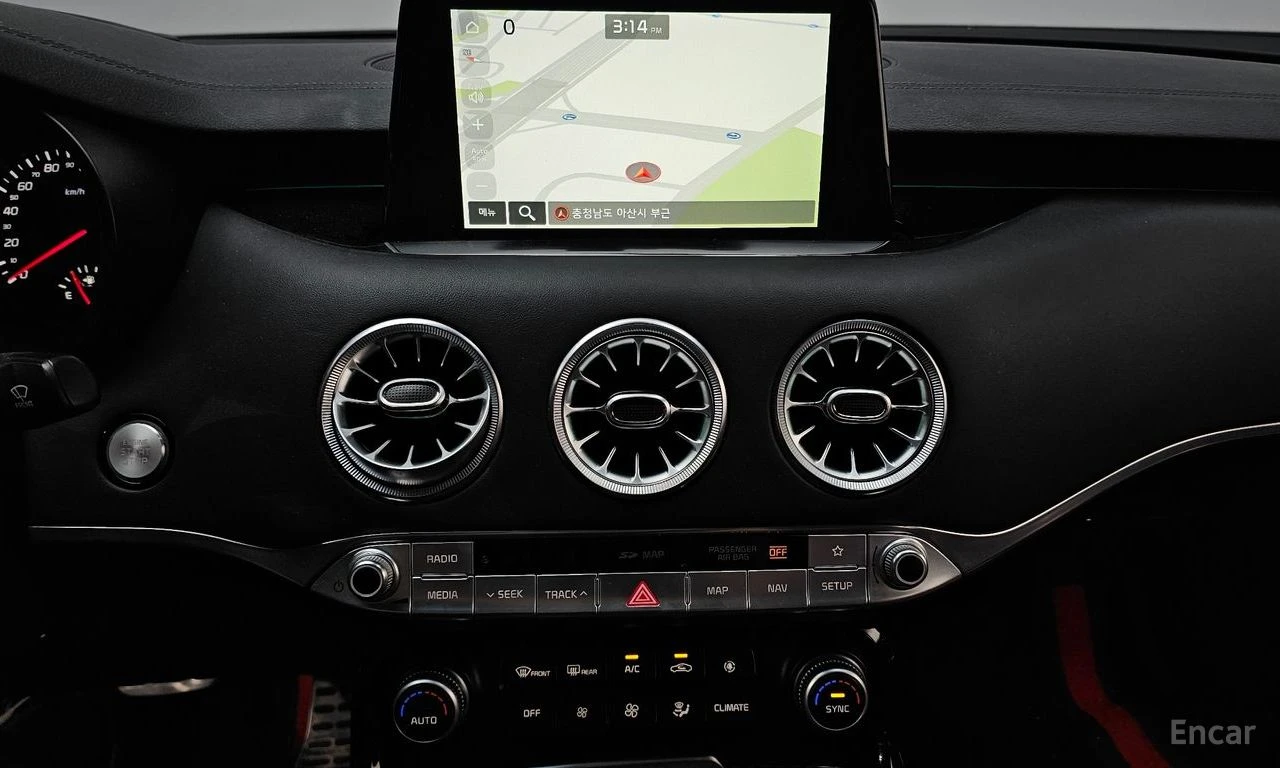 Kia Stinger 3.3* TURBO* GT* ОБДУХВАНЕ* ДИСТРОНИК* ХЕДЪП* 360КА, снимка 9 - Автомобили и джипове - 56126388