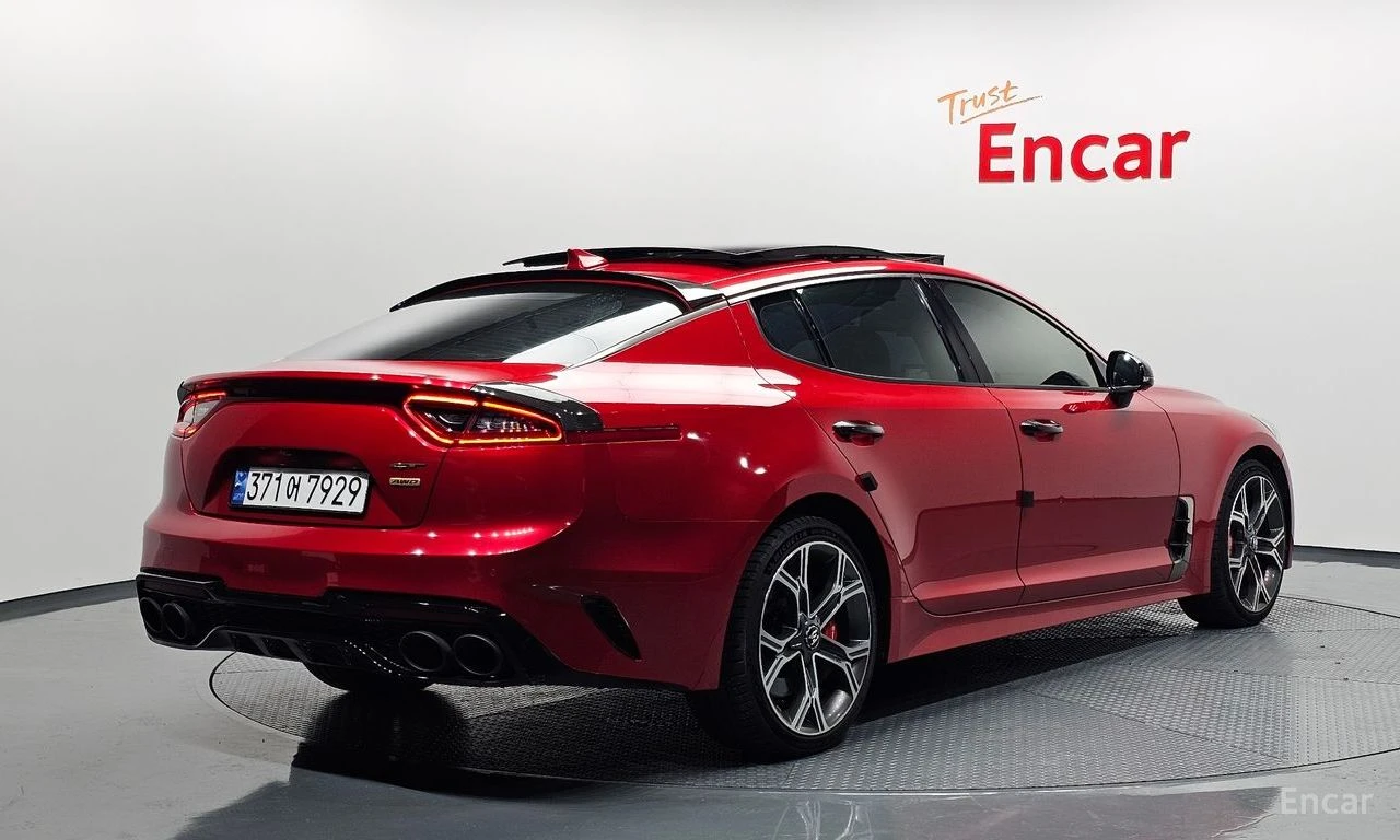 Kia Stinger 3.3* TURBO* GT* ОБДУХВАНЕ* ДИСТРОНИК* ХЕДЪП* 360КА, снимка 2 - Автомобили и джипове - 56126388