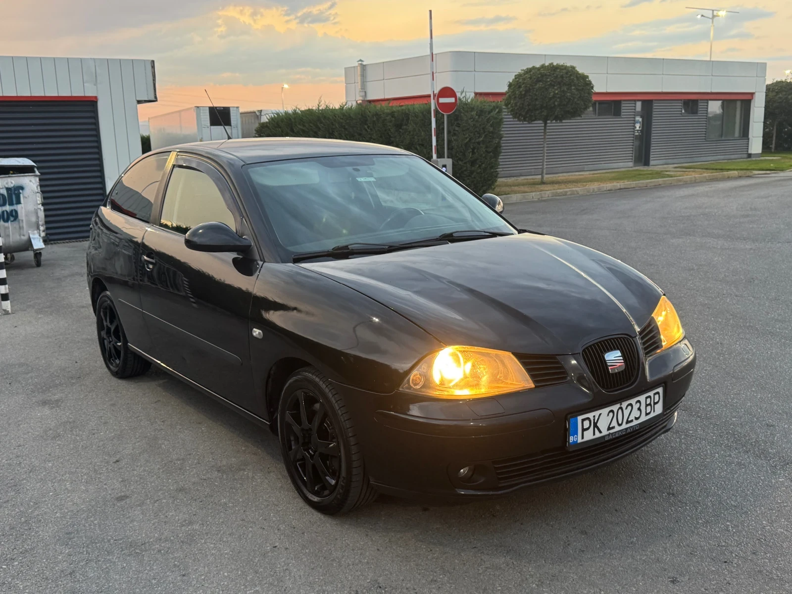 Seat Ibiza 1.9 131 ASZ, снимка 2 - Автомобили и джипове - 56371402