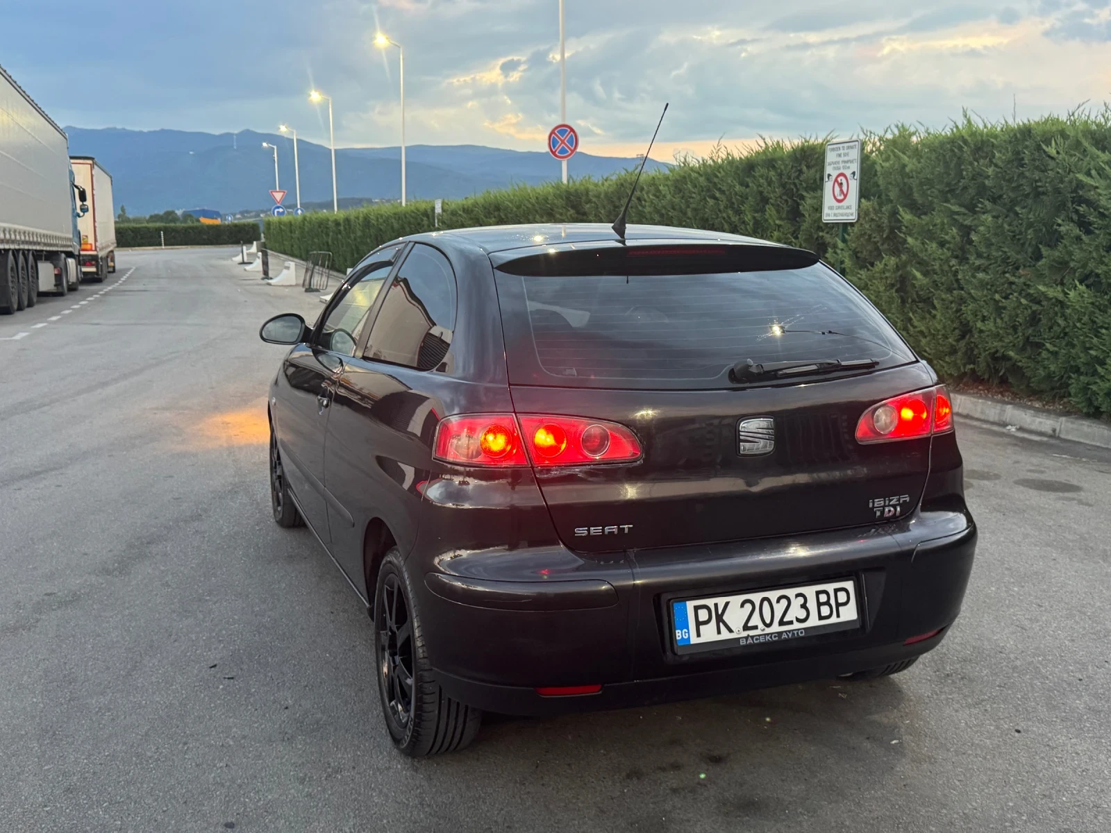 Seat Ibiza 1.9 131 ASZ, снимка 6 - Автомобили и джипове - 56371402