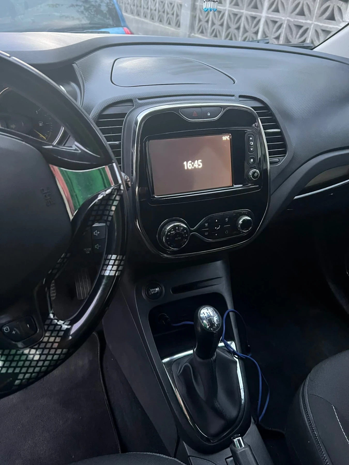 Renault Captur, снимка 7 - Автомобили и джипове - 56390100