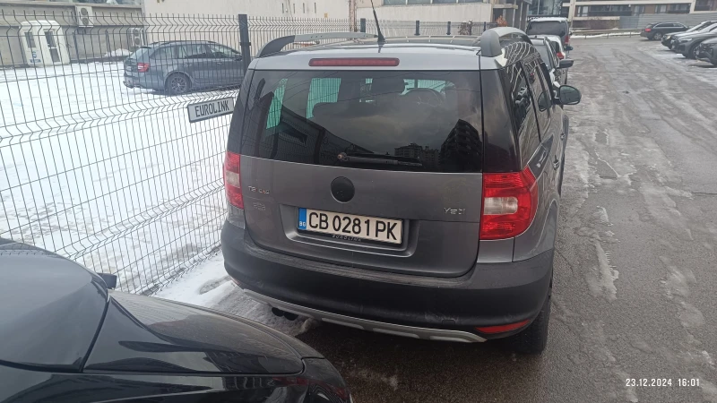 Skoda Yeti 4X4 TSI, снимка 11 - Автомобили и джипове - 48443810