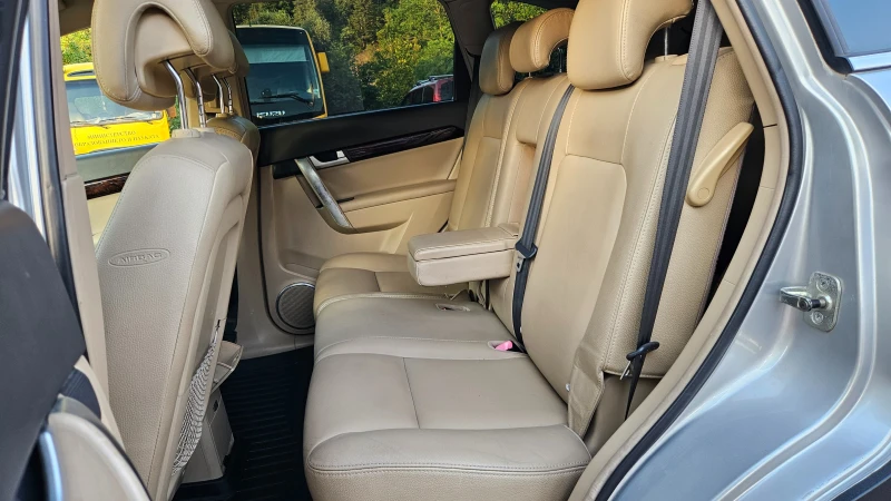 Chevrolet Captiva 2.0D AVTOMAT/KOJA/7mesta, снимка 12 - Автомобили и джипове - 51746152