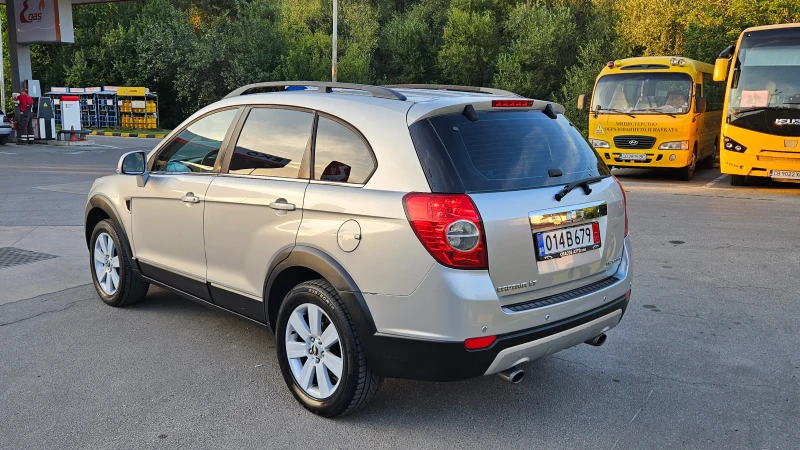 Chevrolet Captiva 2.0D AVTOMAT/KOJA/7mesta, снимка 4 - Автомобили и джипове - 51746152