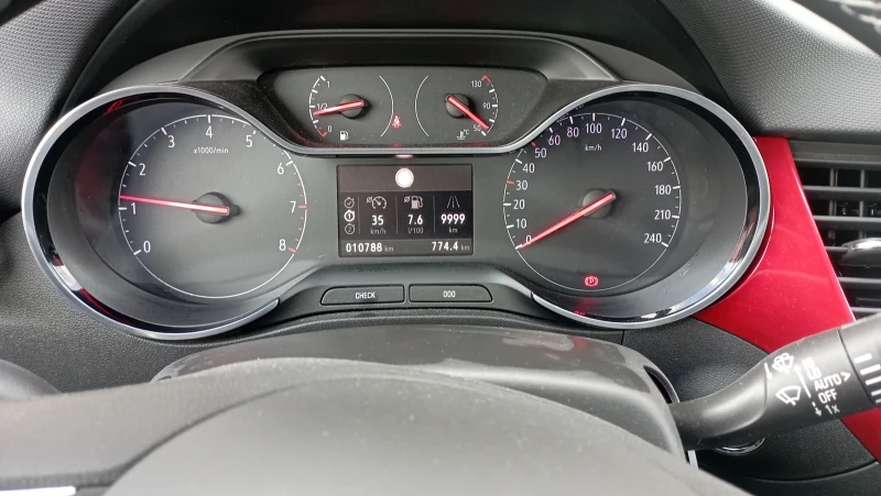 Opel Crossland X, снимка 10 - Автомобили и джипове - 53494654