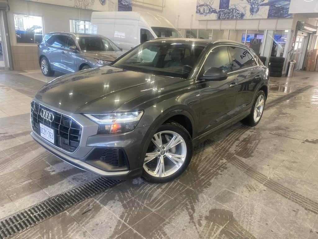 Audi Q8 * Progressiv * CARFAX * ДИСТРОНИК * 360 * ОБДУХВАН, снимка 1