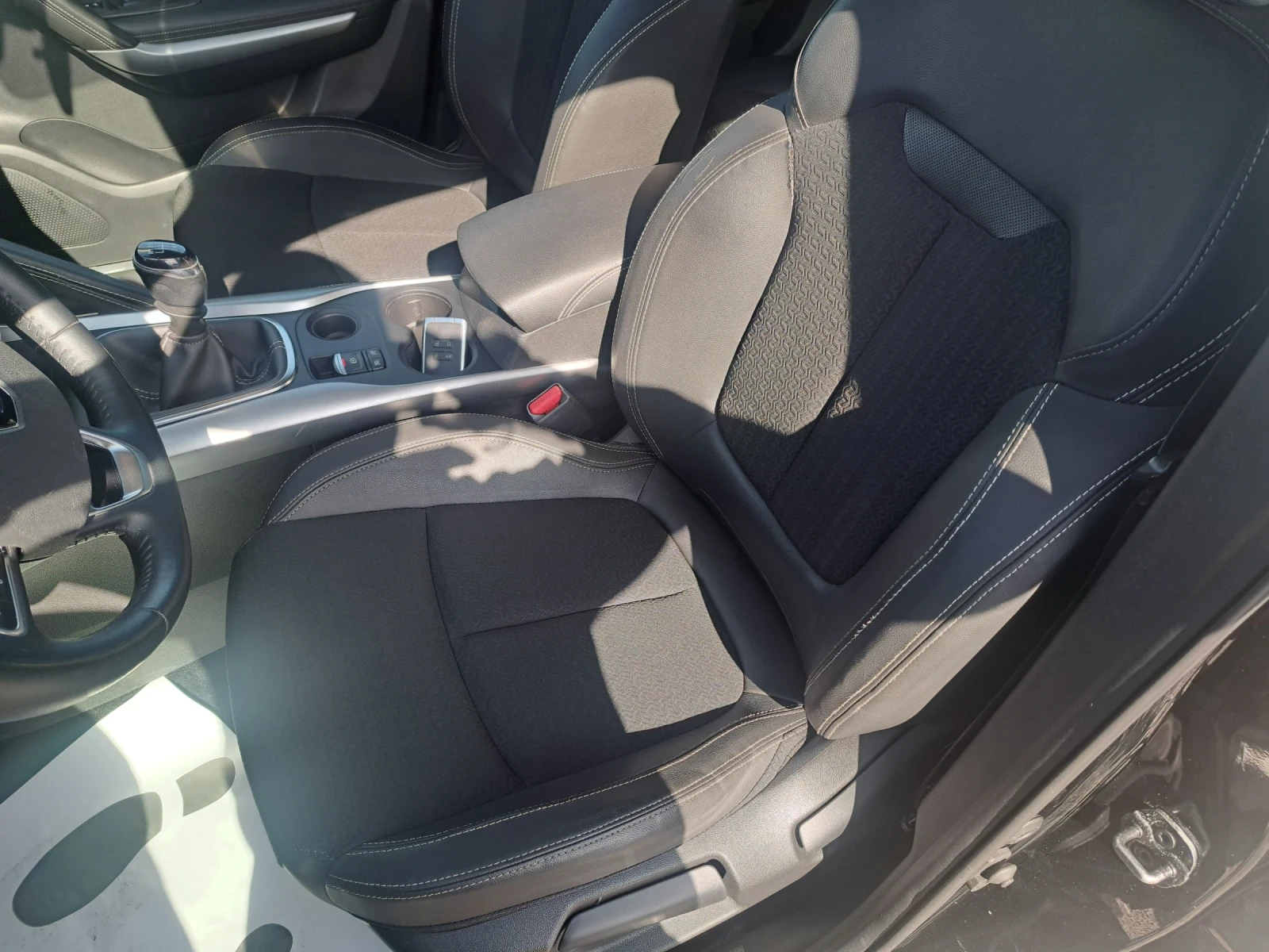 Renault Kadjar 1.2TCE FULL, снимка 9 - Автомобили и джипове - 53779230