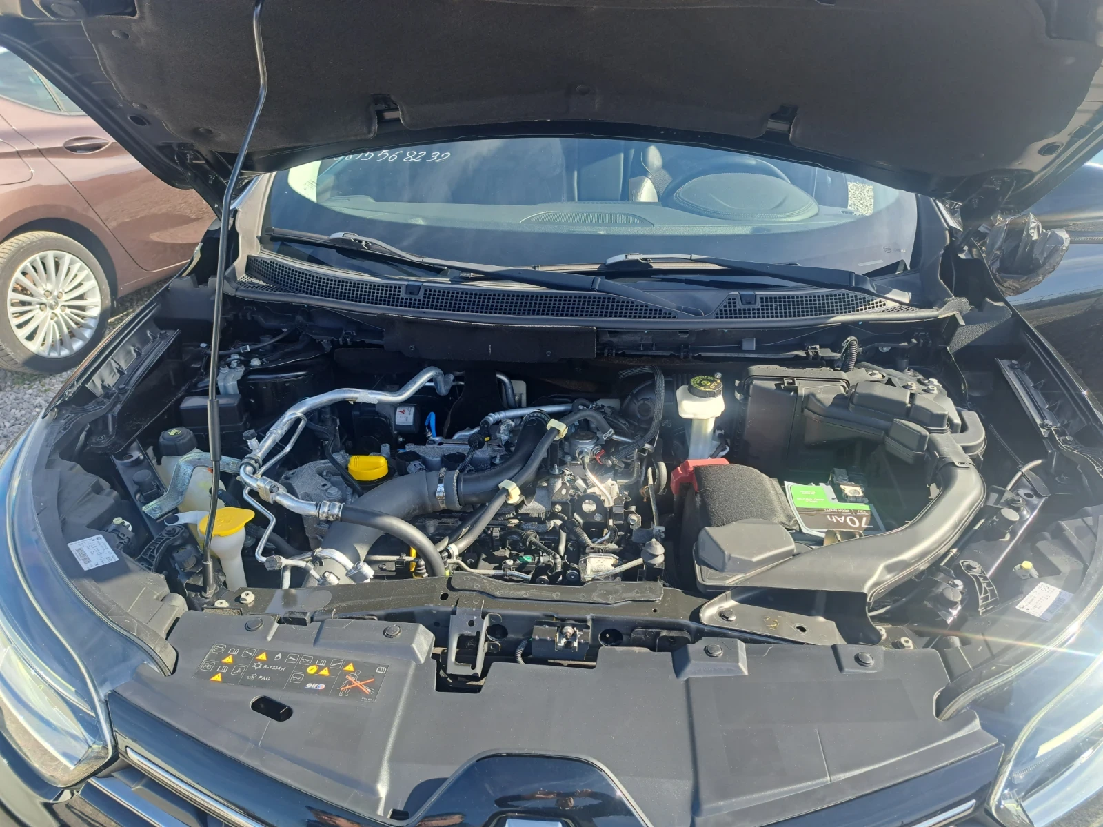 Renault Kadjar 1.2TCE FULL, снимка 10 - Автомобили и джипове - 53779230