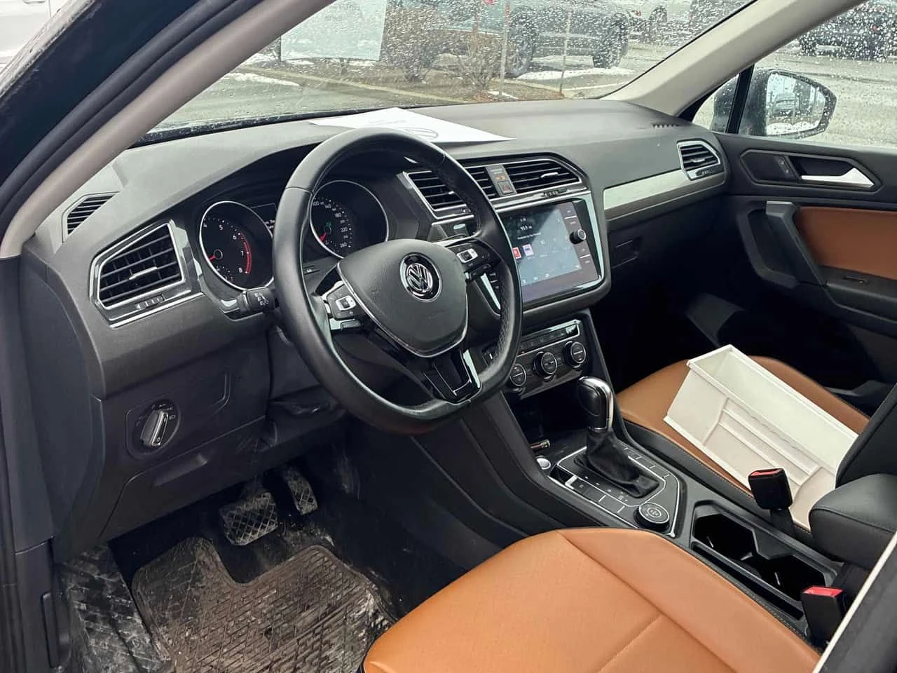 VW Tiguan * Comfortline * CARFAX * ОТ ПРЕДСТАВИТЕЛСТВО * , снимка 9 - Автомобили и джипове - 53996429