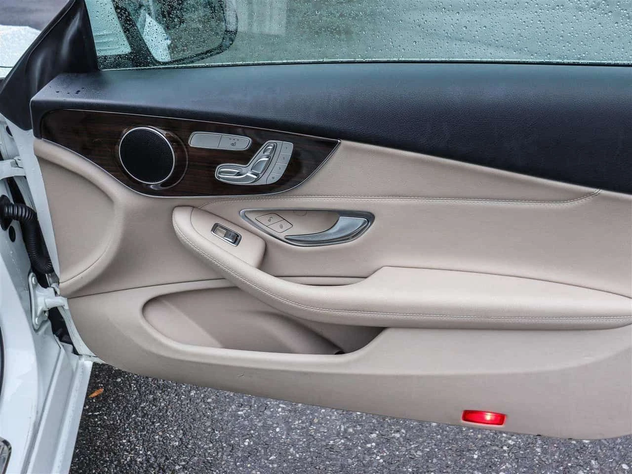Mercedes-Benz C 300 * CARFAX * ЦЕНА ДО БГ, снимка 17 - Автомобили и джипове - 54792125