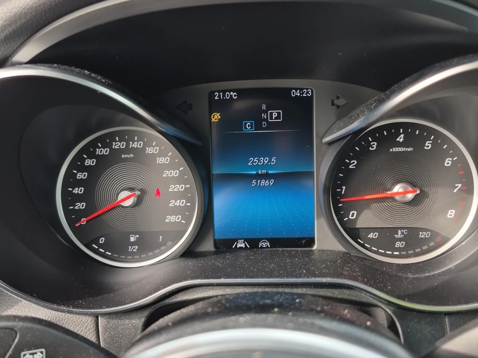 Mercedes-Benz GLC 300  DISTRONIC / 360 / MEMORY / BURMESTER , снимка 9 - Автомобили и джипове - 56023236