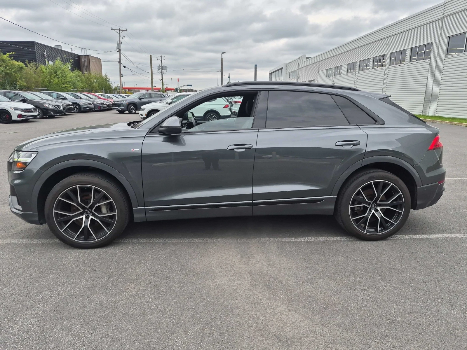 Audi Q8 Progressiv | CARFAX НАЛИЧЕН | 2022 | 74 756 км, снимка 2 - Автомобили и джипове - 56182247