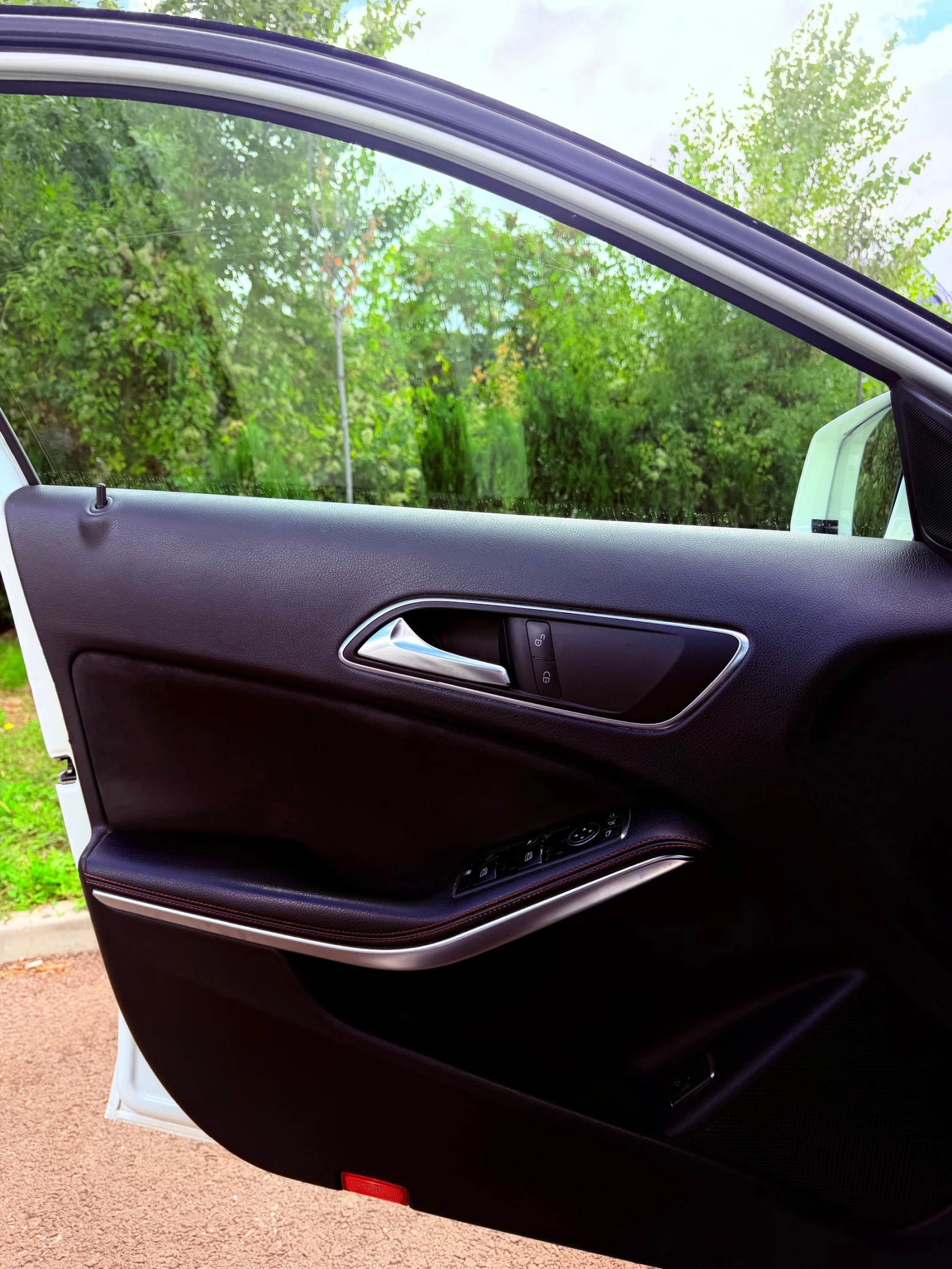 Mercedes-Benz GLA 200, снимка 15 - Автомобили и джипове - 56245295