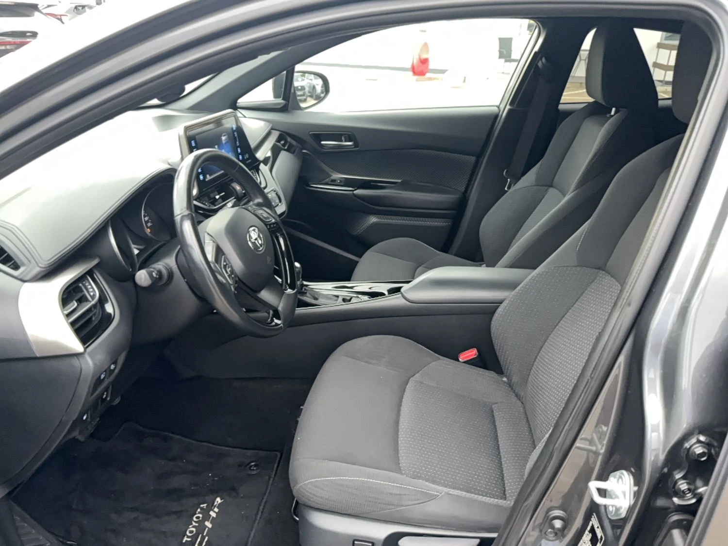 Toyota C-HR Premium Selected 1.8 Хибрид, снимка 7 - Автомобили и джипове - 56251622