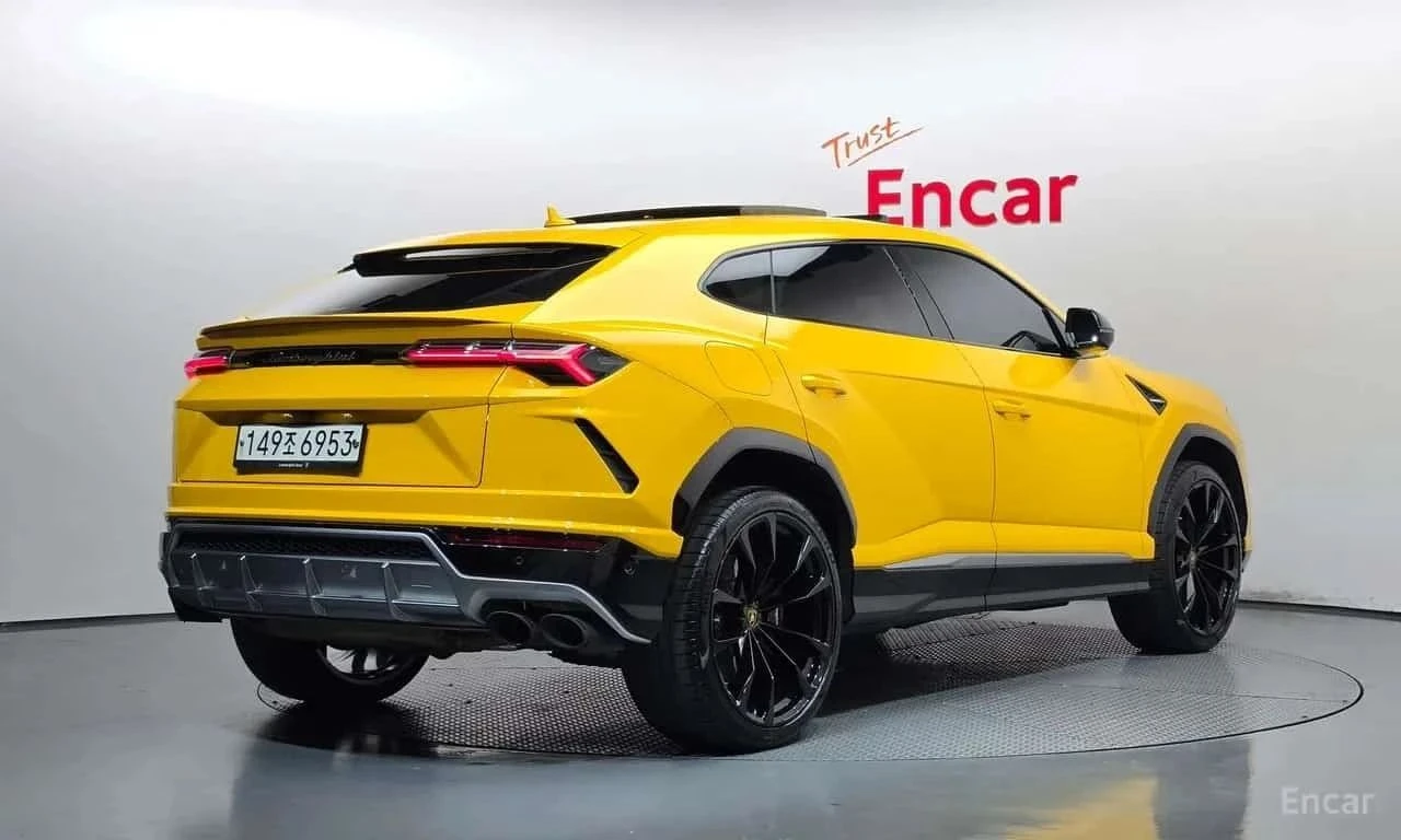 Lamborghini Urus, снимка 2 - Автомобили и джипове - 56726545