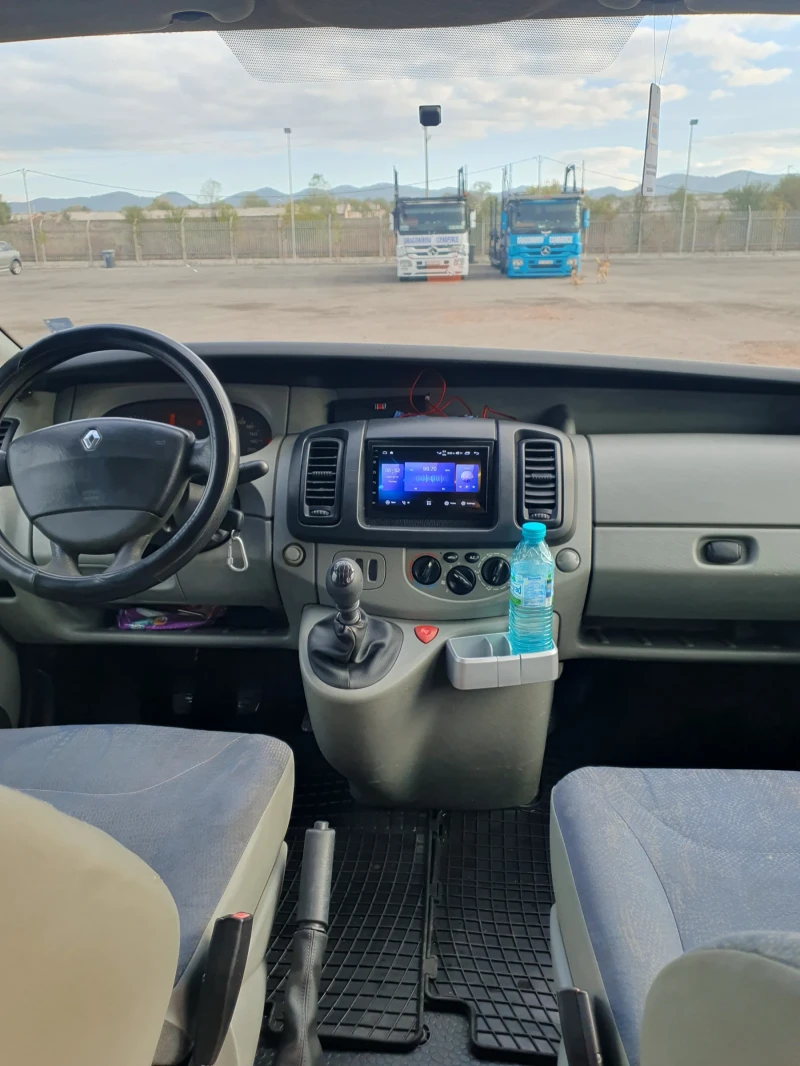 Renault Trafic 2.5 DCI, снимка 9 - Бусове и автобуси - 48162019