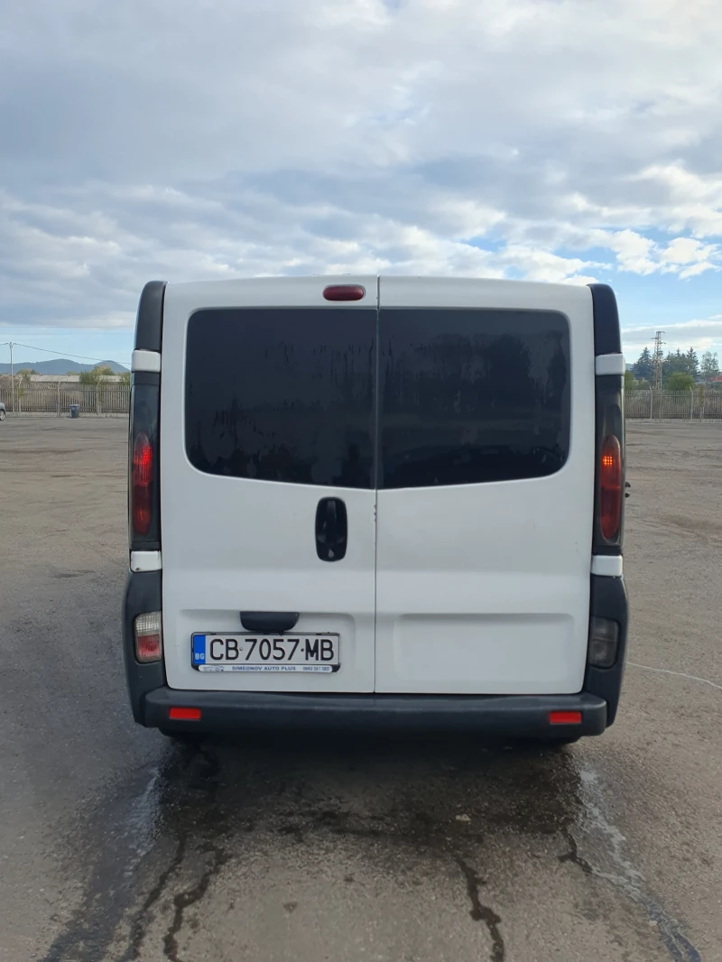 Renault Trafic 2.5 DCI, снимка 4 - Бусове и автобуси - 48162019