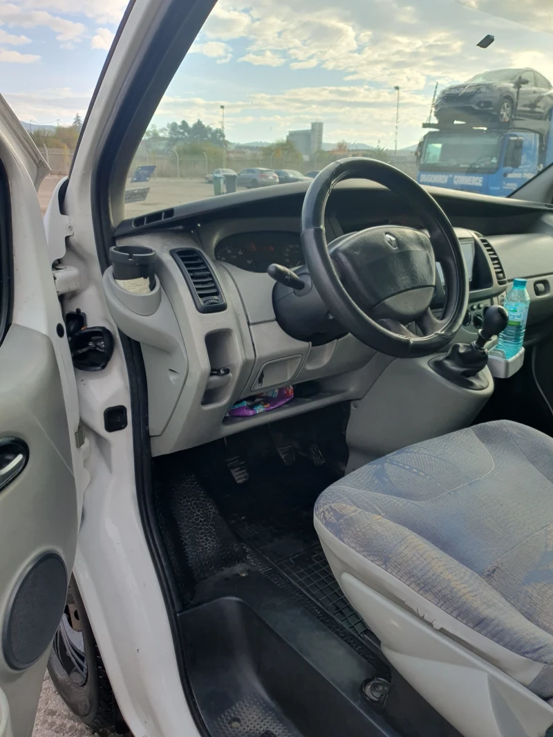 Renault Trafic 2.5 DCI, снимка 11 - Бусове и автобуси - 48162019