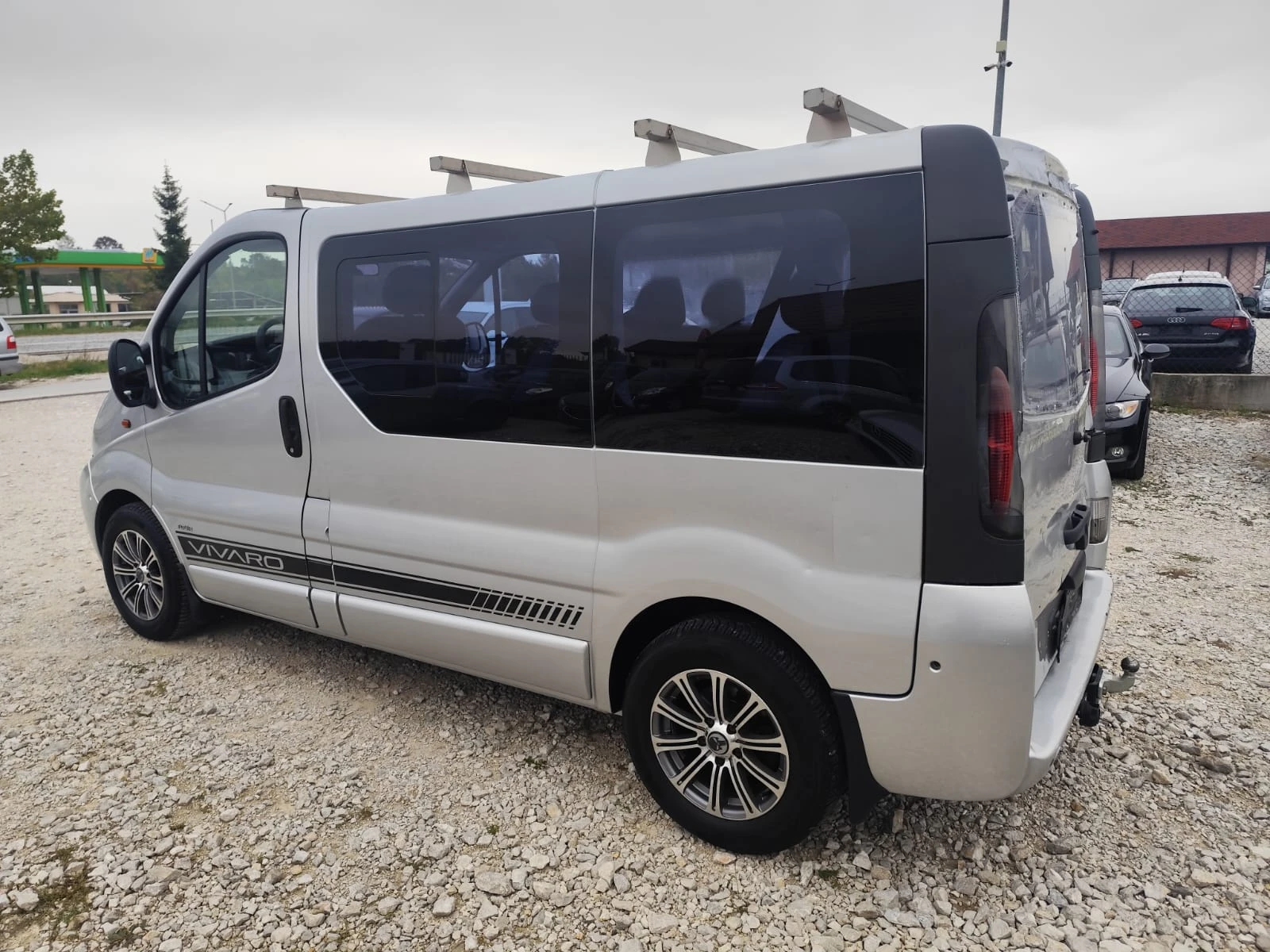 Opel Vivaro 2.5 дизел ИТАЛИЯ - изображение 8