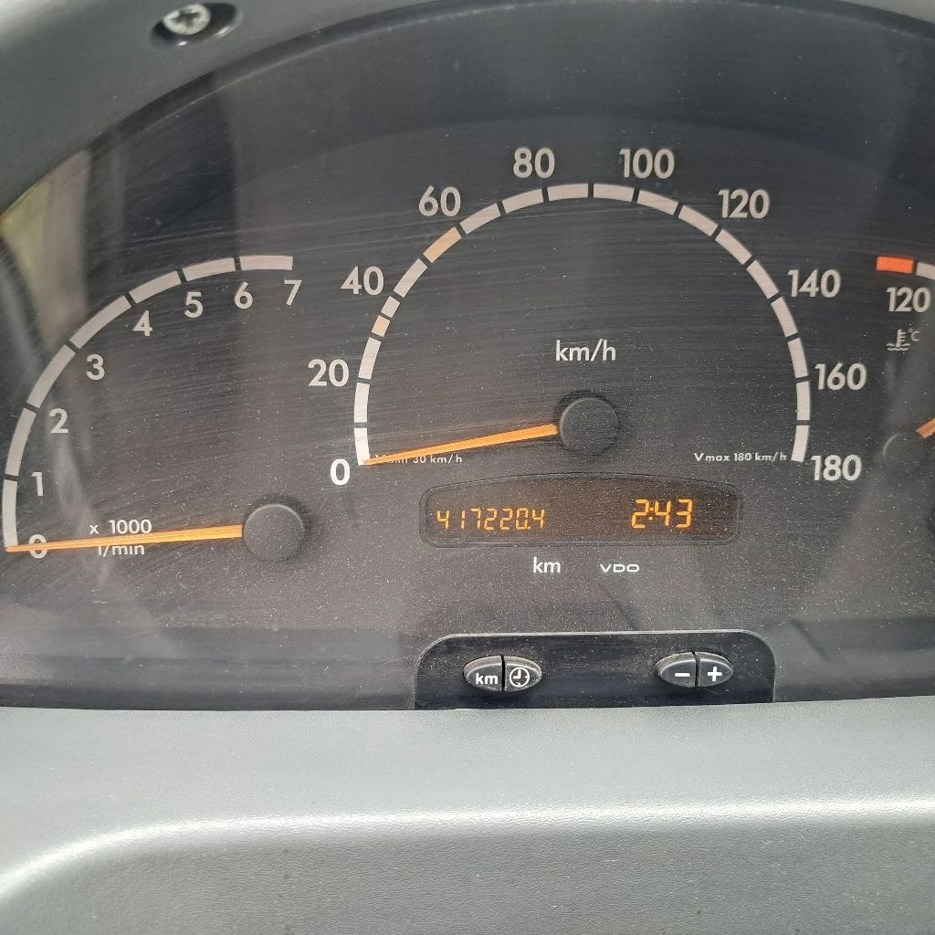 Mercedes-Benz 413 21места  - изображение 10