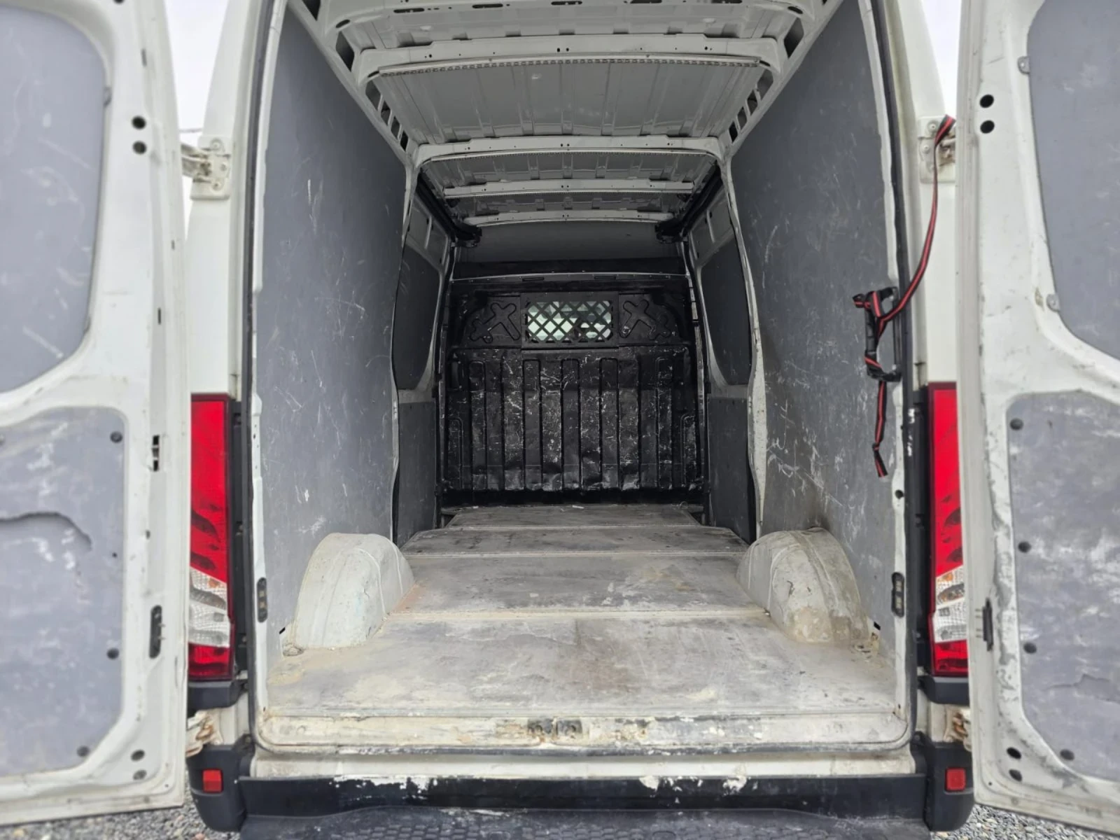 Iveco Daily 3.0 179k.c. 8G Himatic, снимка 8 - Бусове и автобуси - 53829184