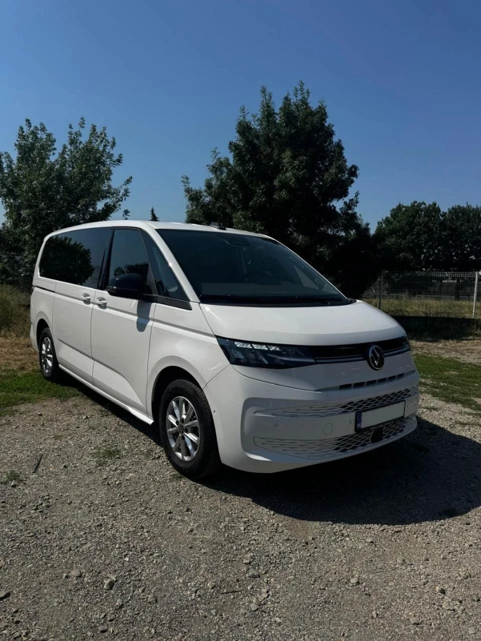 VW Multivan Life L 2.0 TDI DSG 150 к.с., снимка 3 - Бусове и автобуси - 55649842