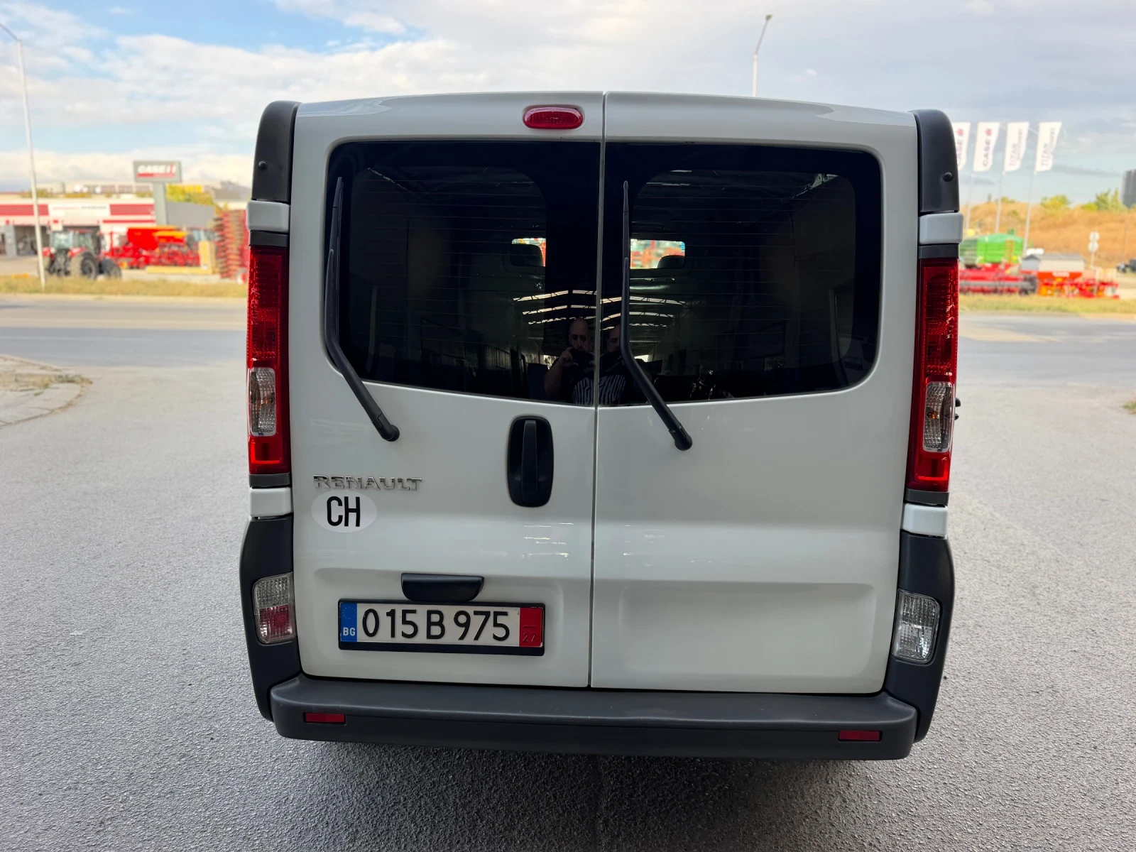 Renault Trafic 2.5 Швейцария, снимка 4 - Бусове и автобуси - 56477285