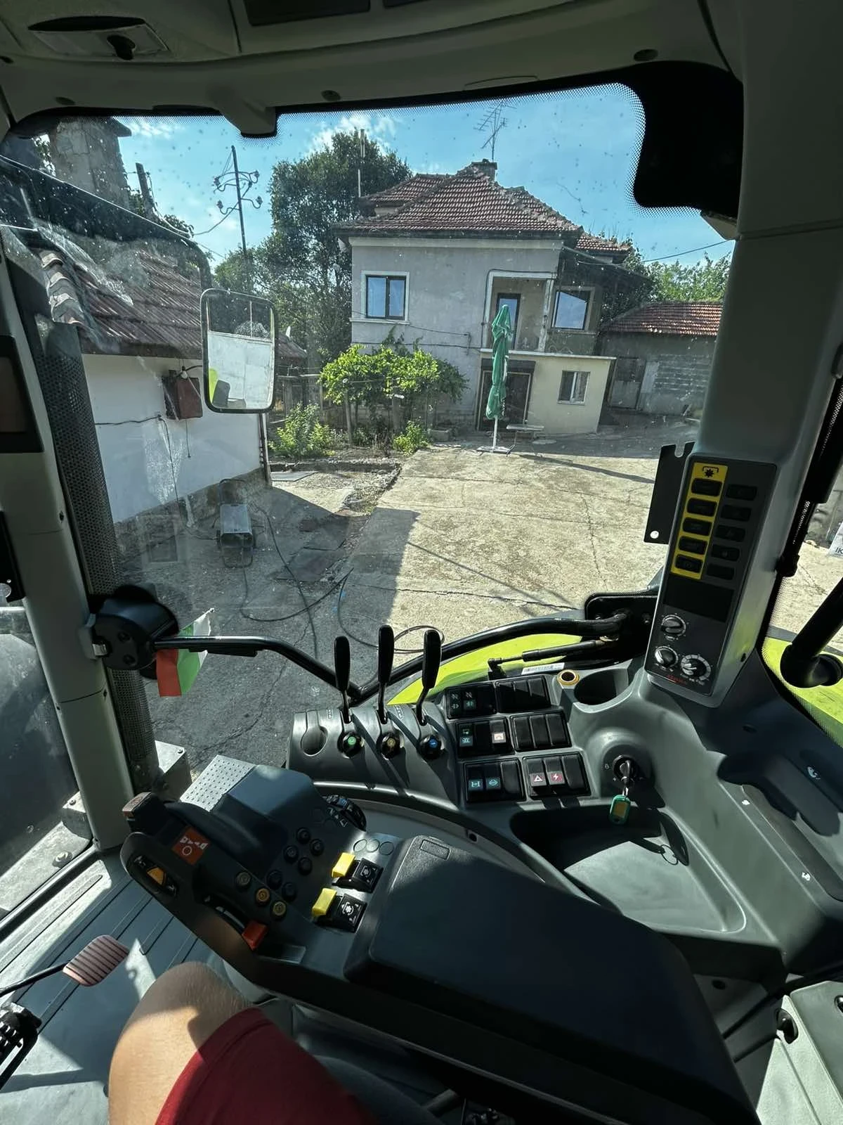Трактор Claas ARION 620 - изображение 7