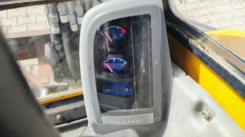 Багер Volvo ECR28, снимка 6 - Индустриална техника - 49462756