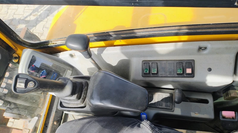 Багер Volvo ECR28, снимка 3 - Индустриална техника - 49462756