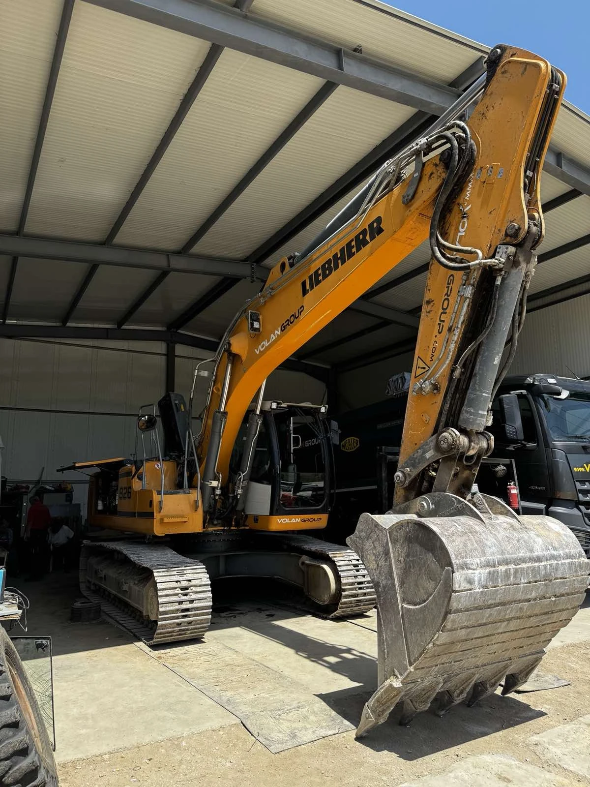  Liebherr R926LC | Mobile.bg   13