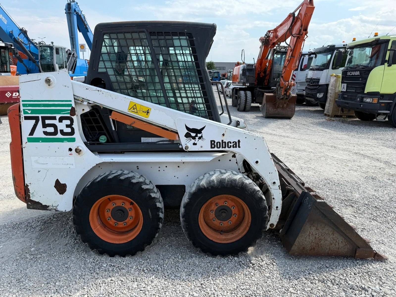 Мини челни товарачи Bobcat 753 - изображение 7