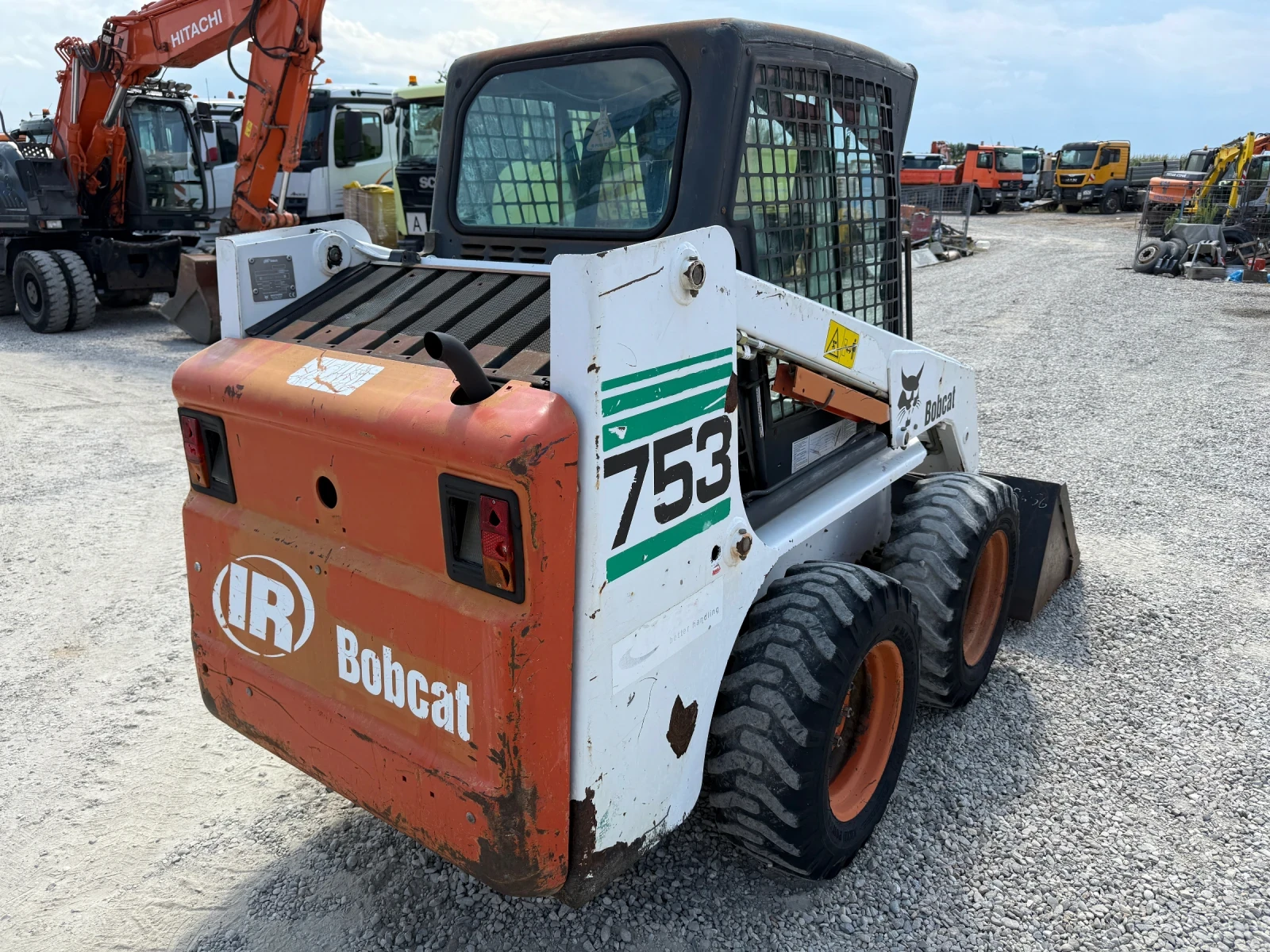 Мини челни товарачи Bobcat 753 - изображение 5