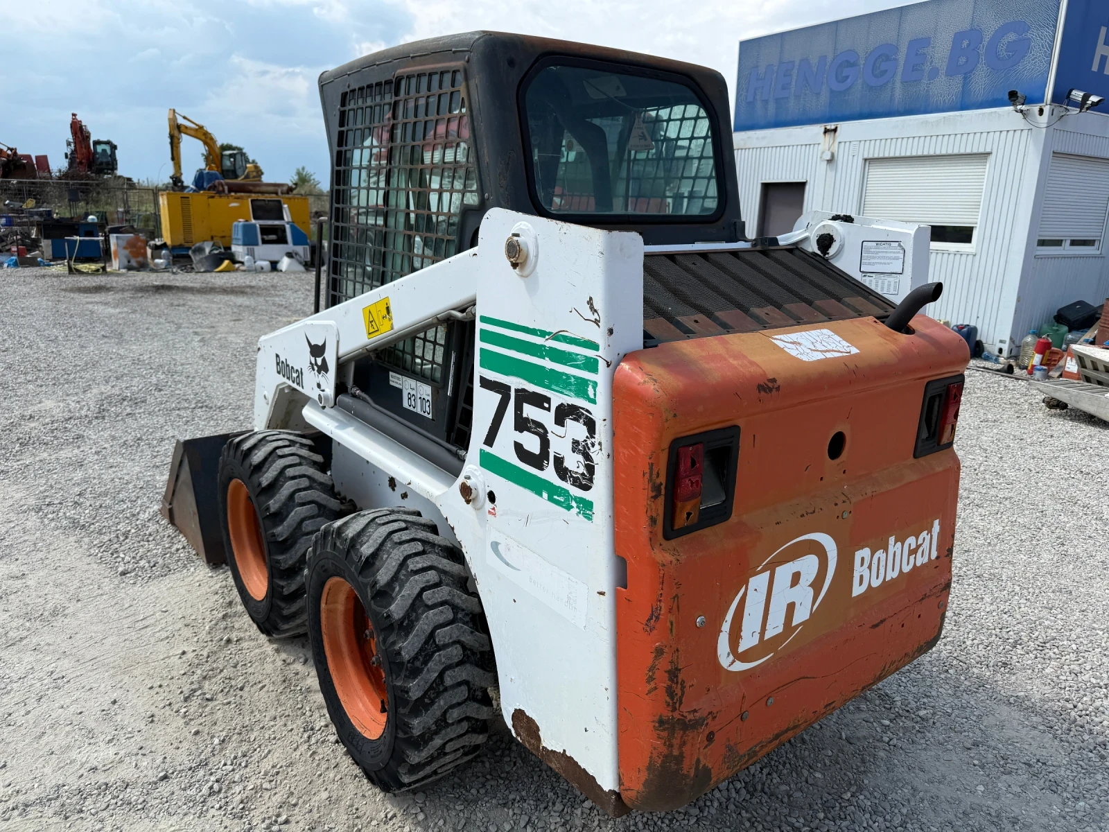 Мини челни товарачи Bobcat 753 - изображение 4